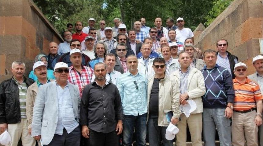 İstanbul İl Genel Meclis &Uuml;yeleri Ahlat'ı Gezdi