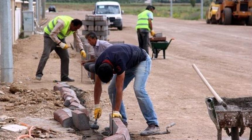 Başkan &Uuml;rg&uuml;p, Kaldırım &Ccedil;alışmalarını İnceledi
