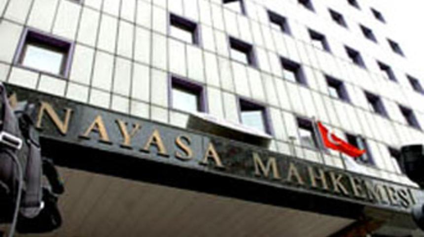 Flaş..Anayasa Mahkemesi kararına ilk tepkiler