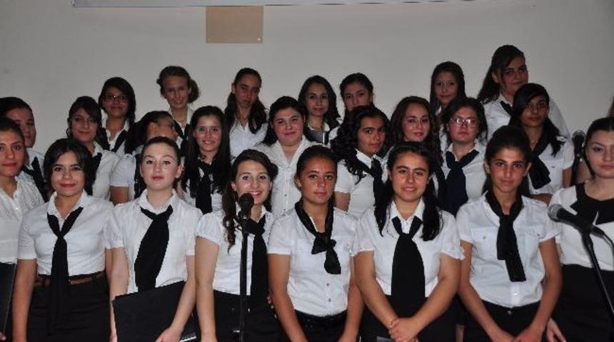 Torbalı Kız Meslek Lisesi&rsquo;nin Korosu Tam Not Aldı