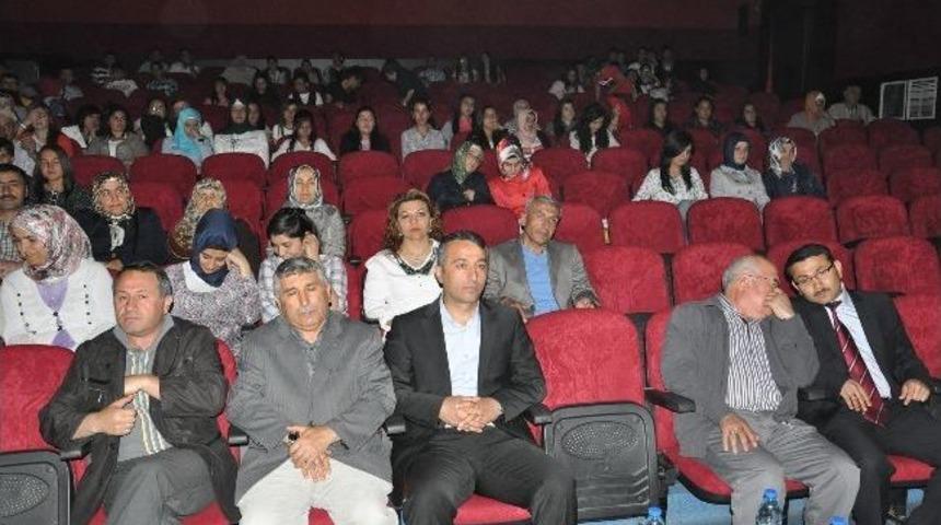 Yerk&ouml;y&rsquo;de &Ouml;ğrencilerden Şiir Dinletisi