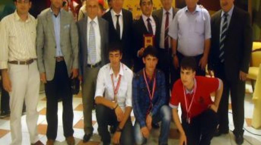 Bilgi Ve K&uuml;lt&uuml;r Yarışmasında Bafra Fen Lisesi Il 1.si Oldu