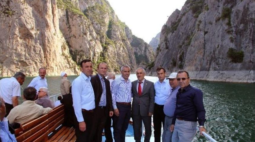 Vezirk&ouml;pr&uuml;'y&uuml; Gezdiler