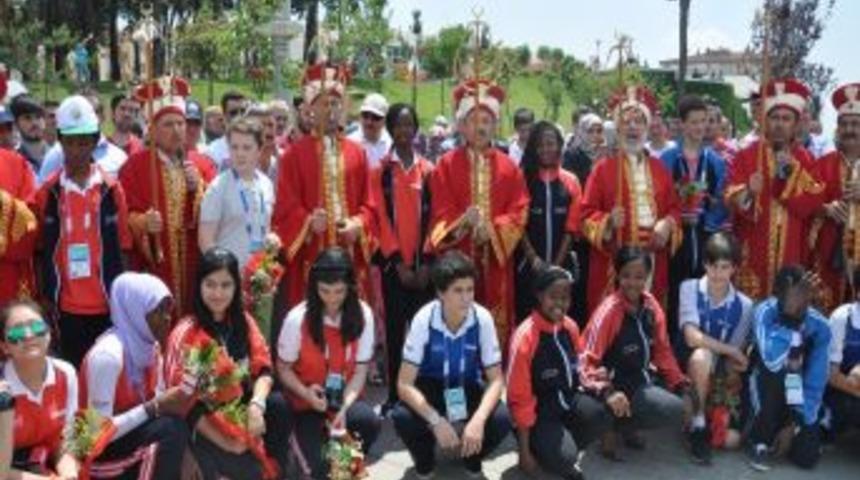 T&uuml;rk&ccedil;enin &Ccedil;ocukları Gebze'de Mehteran Takımıyla Karşılandı