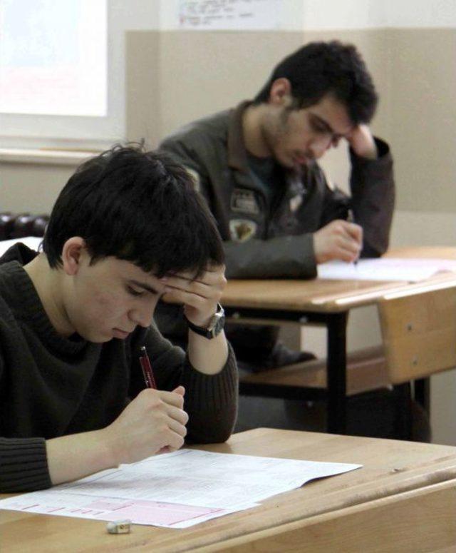 Başarılı Olma Kaygısı En &Ccedil;ok &Ouml;zg&uuml;ven Sorunu Olan Ergenlerde Yaşanıyor 1