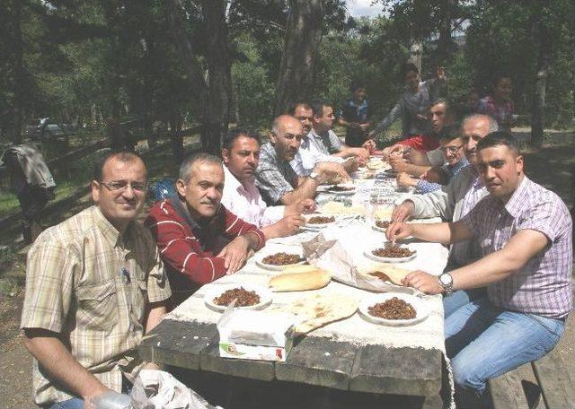 Yozgatlılar Hafta Sonunu &Ccedil;amlık Milli Parkı nda Piknik Yapıp Eğlenerek Değerlendirdi 3