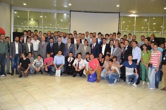 Osmangazi Ak Gen&ccedil;likten Dev Gen&ccedil;lik Resepsiyonu 2