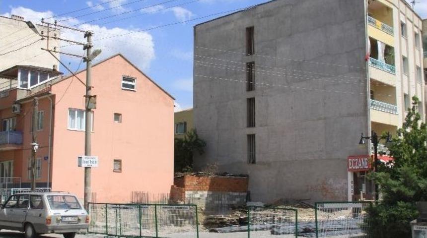 Belediye 4 Katlı Apartman Yapıyor