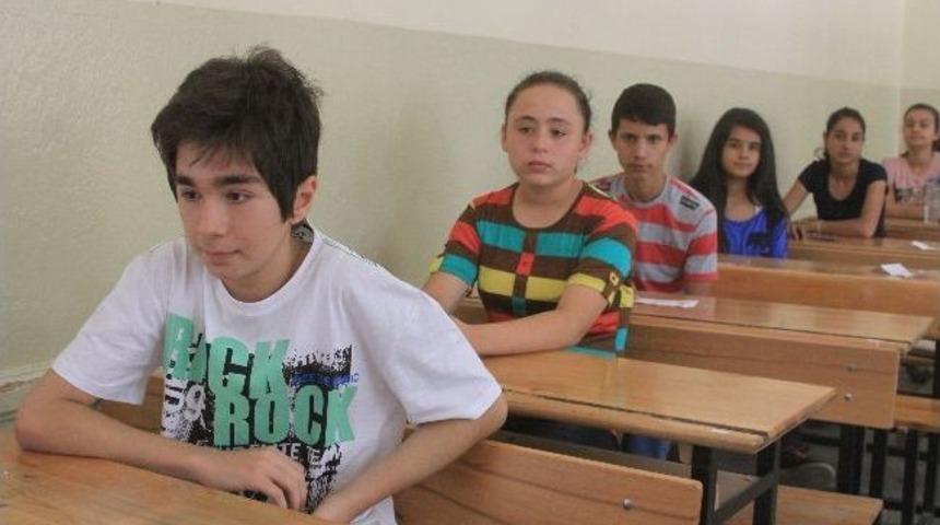 Saruhanlı&rsquo;da Sbs'ye 728 &Ouml;ğrenci Girdi