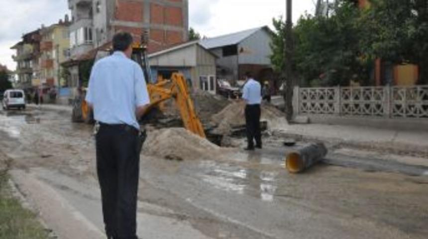 G&ouml;&ccedil;&uuml;k Altında Kalan Iş&ccedil;i Yaralandı