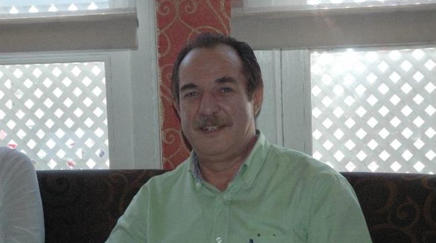 Ahmet Tezcan &lsquo;kafirun&rsquo; İsimli Kitabı&rsquo;nın İmza T&ouml;reninde Okurlarıyla Buluştu