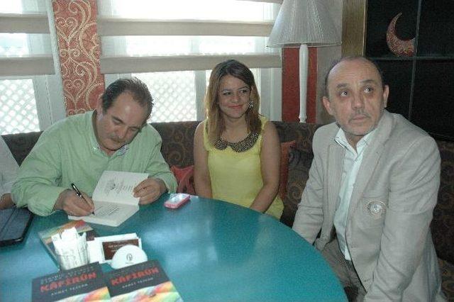 Ahmet Tezcan &lsquo;kafirun&rsquo; İsimli Kitabı&rsquo;nın İmza T&ouml;reninde Okurlarıyla Buluştu 2