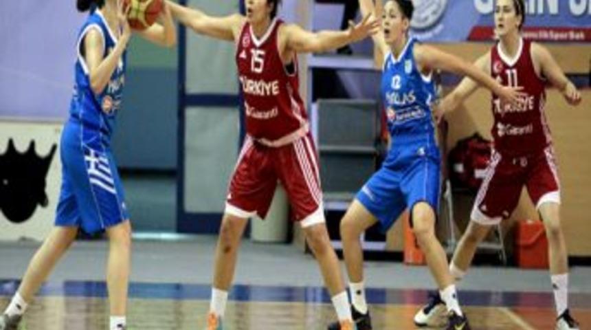&Uuml;mit Kızlar, Yunanistan&rsquo;ı Da 50 - 42 Yendi