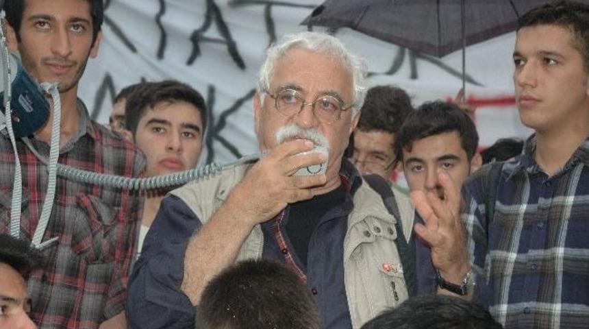 Denizli&rsquo;deki Gezi Parkı Eylemine Levent Kırca&rsquo;dan Destek