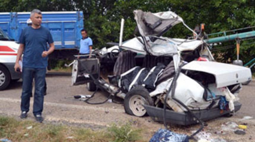 Silivri&rsquo;de trafik kazası: 4 &ouml;l&uuml;, 1 yaralı