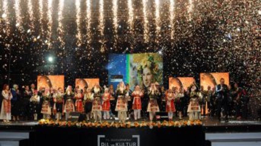 Uşak, T&uuml;rk&ccedil;enin &Ccedil;ocuklarını Bağrına Bastı