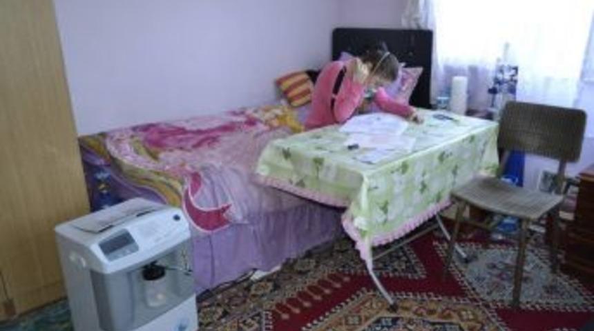 Solunum cihazına bağlı &ouml;ğrenci evinde sınava girdi