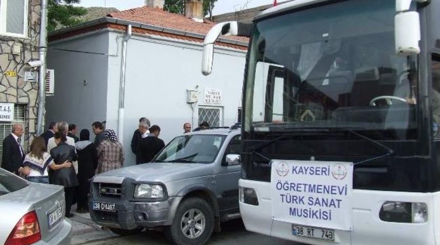 &Ouml;ğretmenler Korosu Kulakların Pasını Aldı