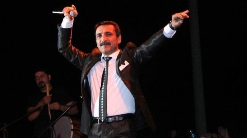 Latif Doğan Otel A&ccedil;ılışında Coşturdu