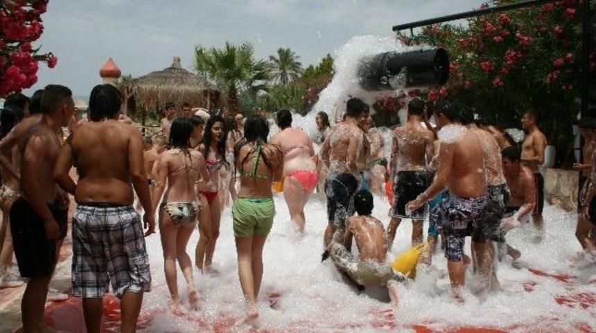 Didim Chp Gen&ccedil;leri Eğlendirdi