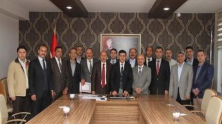 Dershane M&uuml;d&uuml;rlerine Başarı Belgesi Verildi