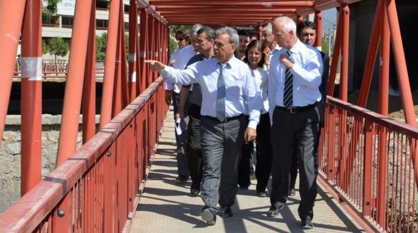 Başkan Kocaoğlu, Şantiyelerdeki &Ccedil;alışmaları Inceledi