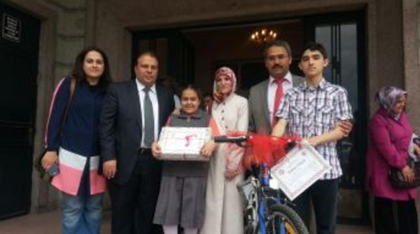 Firdevs Saka, 2 &Ouml;d&uuml;l Daha Kazandı