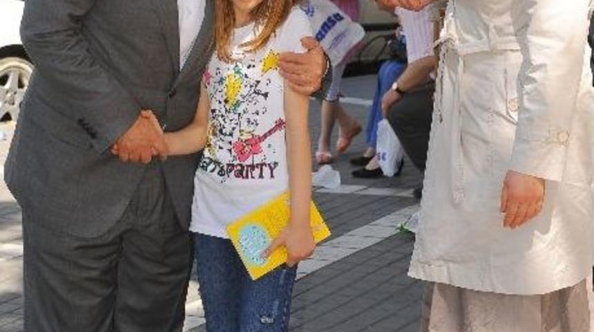 Başkan G&uuml;mr&uuml;k&ccedil;&uuml;oğlu, Velilerin Heyecanını Paylaştı