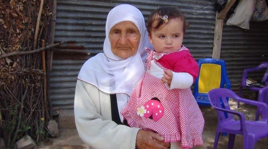 Asırlık Sıdıka Ninenin 8 Çocuğu 160'a Yakın Torunu Var