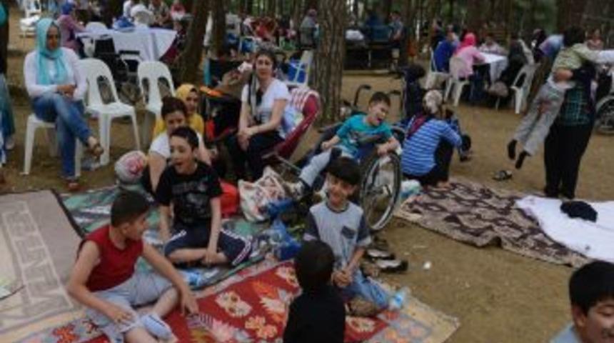 Engelli Vatandaşlar Belediyenin Pikniğinde Buluştu