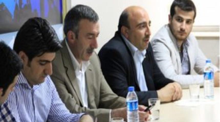 A&ccedil;ıkkapı, Gen&ccedil;lik kolları y&ouml;netimi ile buluştu