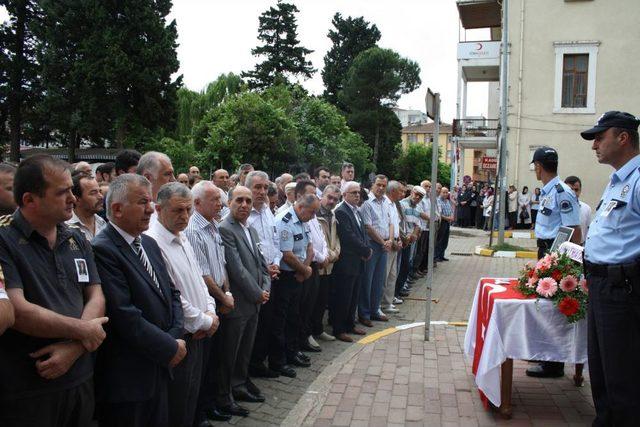 Emniyet Müdürü Fevzi Taş Için Gıyabi Cenaze Namazı Kılındı