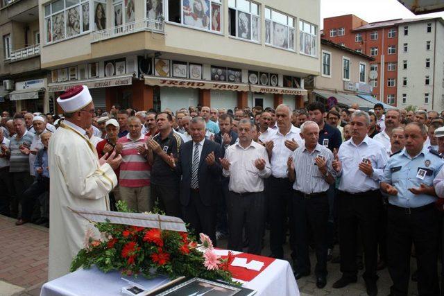 Emniyet Müdürü Fevzi Taş Için Gıyabi Cenaze Namazı Kılındı