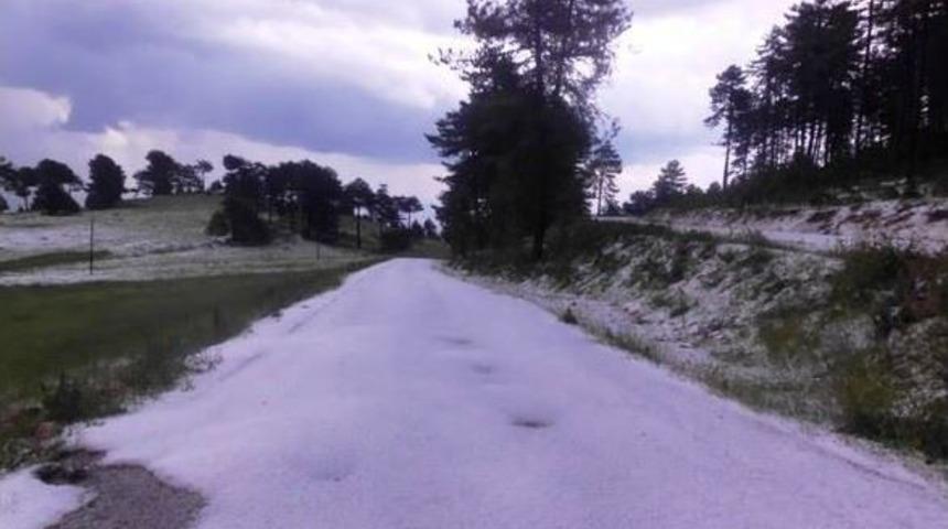 Dolu Yolları Beyaza B&uuml;r&uuml;d&uuml;