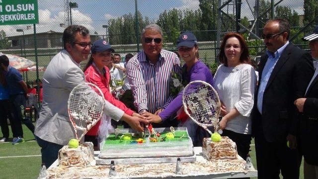 IC Cup Tenis Turnuvası'nda Belaruslu Kremen Şampiyon Oldu