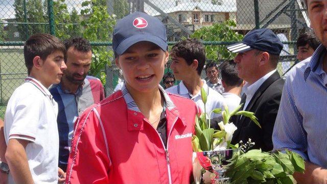 IC Cup Tenis Turnuvası'nda Belaruslu Kremen Şampiyon Oldu