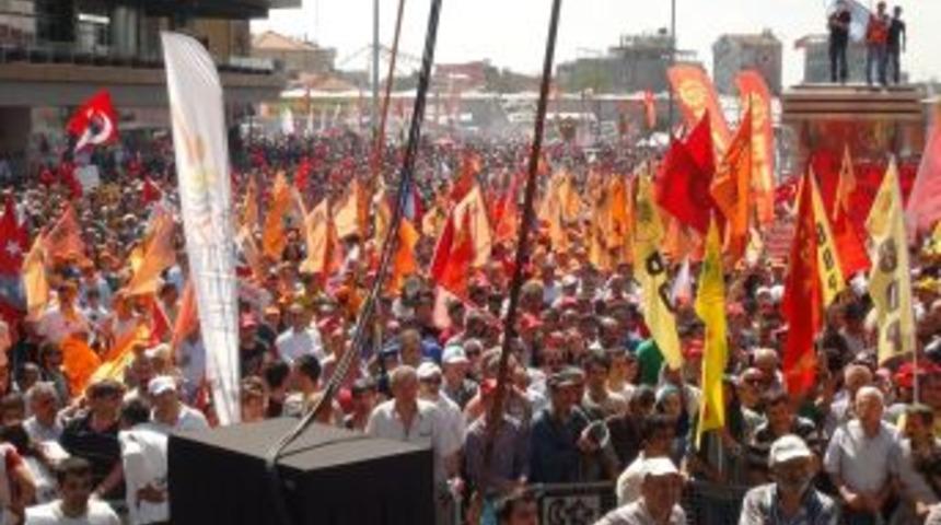 Taksim'deki Mitingde Gerginlik