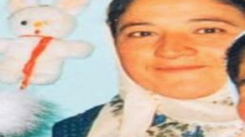 Kafasından Vurularak &Ouml;ld&uuml;r&uuml;len Kadın Toprağa Verildi