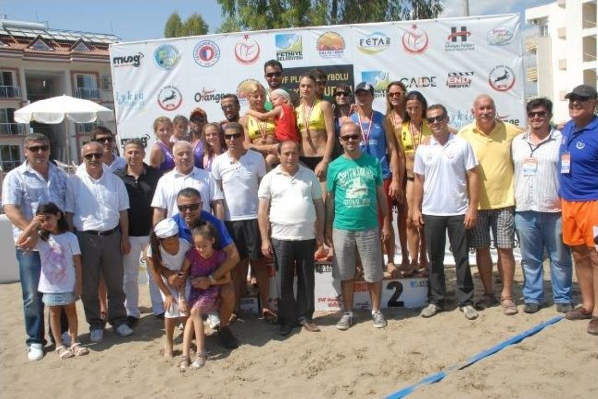T&uuml;rkiye Plaj Voleybolunda &Ouml;d&uuml;l G&uuml;n&uuml;