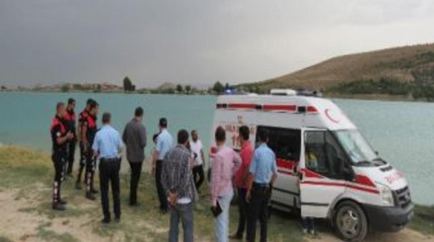 Serinlemek İ&ccedil;in Girdiği G&ouml;lette Boğuldu