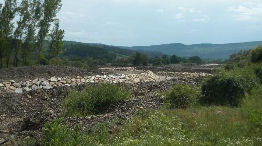 Pınarbaşı'na İstinat Duvarı Yapılıyor