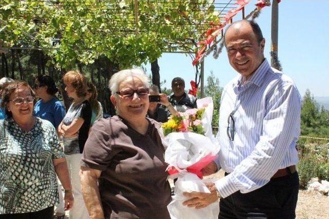 Urla Semaları Y&uuml;zlerce U&ccedil;urtmayla G&ouml;kkuşağına D&ouml;nd&uuml; 2