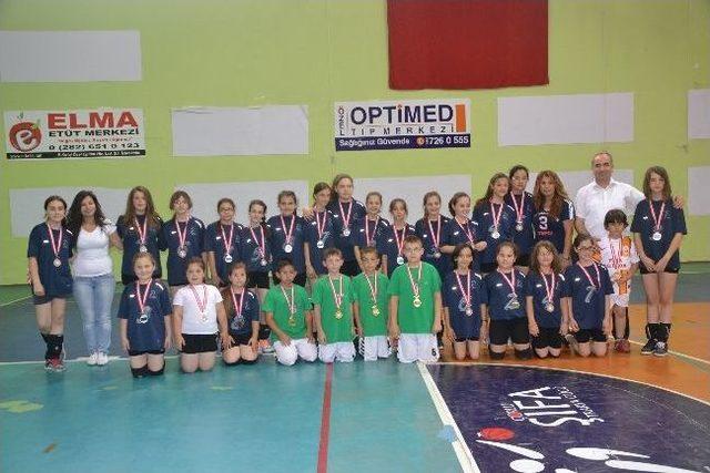 Minikler Voleybol Şenlikleri