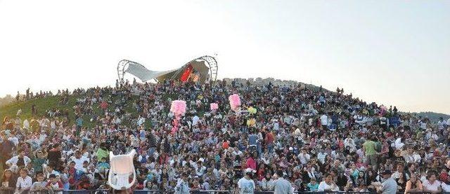 5 Bin Roman Vatandaş Aynı Anda Kitap Okudu 3