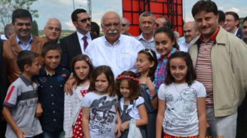 Nabi Avcı, Pilav Festivali'ne katıldı