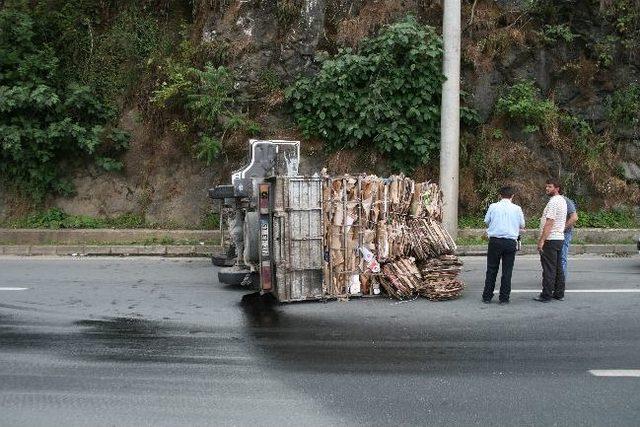 Çayeli’ndeki 2 Ayrı Kaza Ucuz Atlatıldı