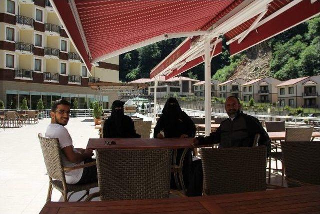 Arap Turistler Doğu Karadeniz’i Geziyor