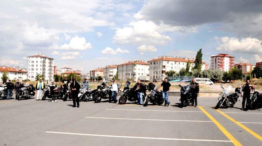 Kayseri&rsquo;de Motosiklet Tutkunlarına Ileri S&uuml;r&uuml;ş Eğitimi Verildi