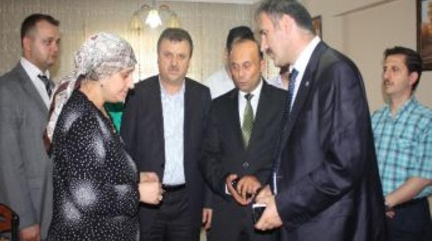 Sağlık Sen'den Hayatını Kaybeden Sağlık &Ccedil;alışanına 15 Bin Lira Yardım