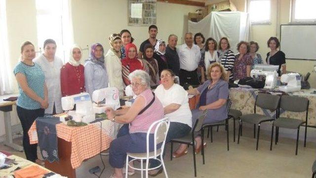 Burhaniye’de Kadınlara Makine Eğitimi